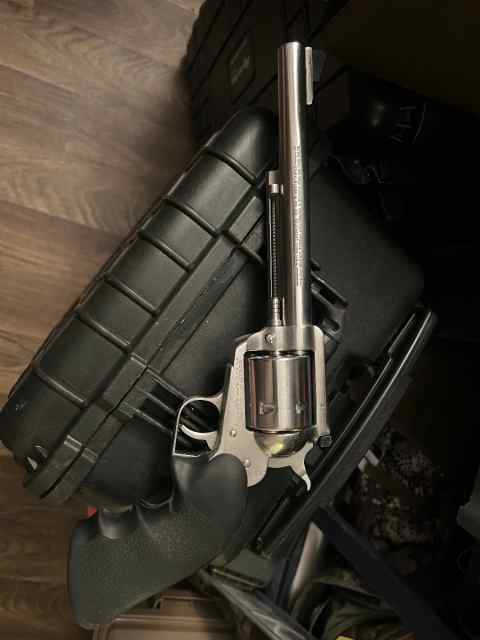 Ruger Super Blackhawk 