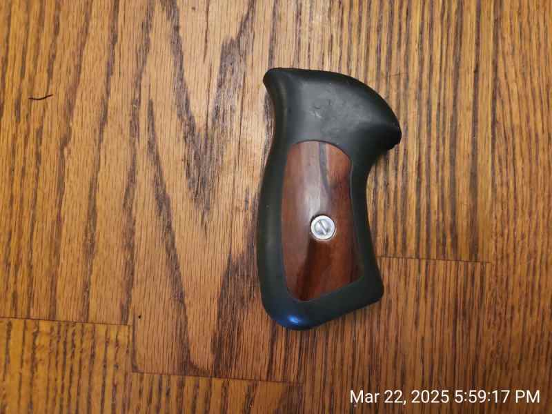 Ruger GP100 Grips