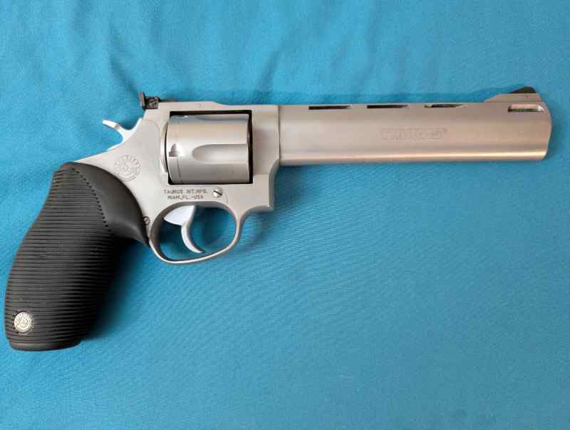 Taurus tracker .44 Magnum 6.5 inch Stainless 