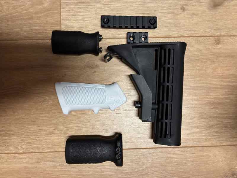 Stock, Foregrips, Pistol Grip &amp; Rails