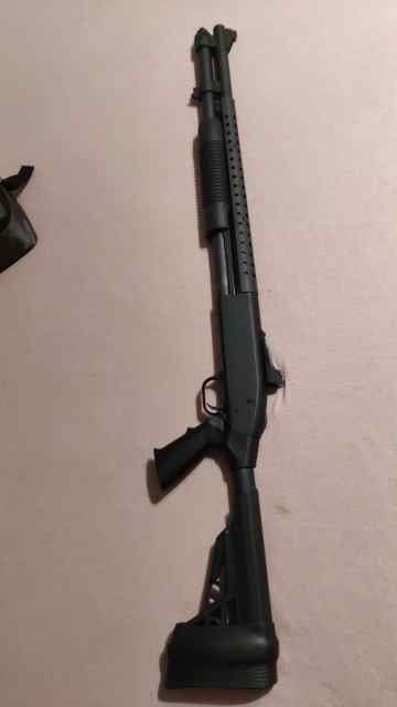 Mossberg 590 