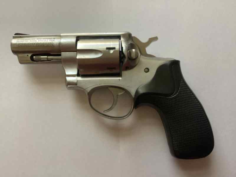 .357 MAG. Stainless 1981 Ruger Speed Six 2 3/4&quot;