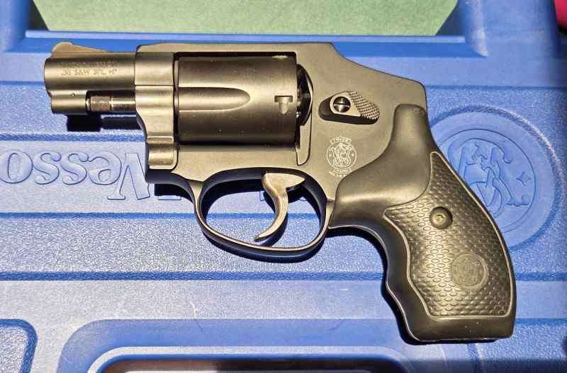 S&amp;W 442-1, DAO 38+P, 2 speedloaders, spring kit