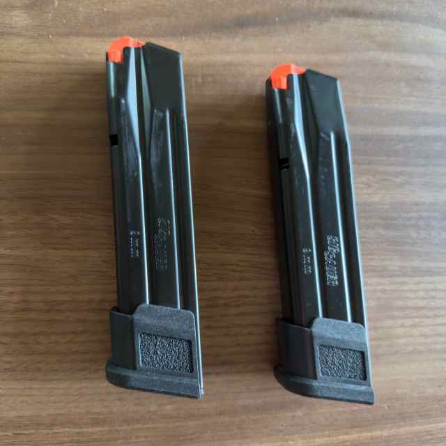 Sig Sauer P320 21rd 9mm magazines (2)