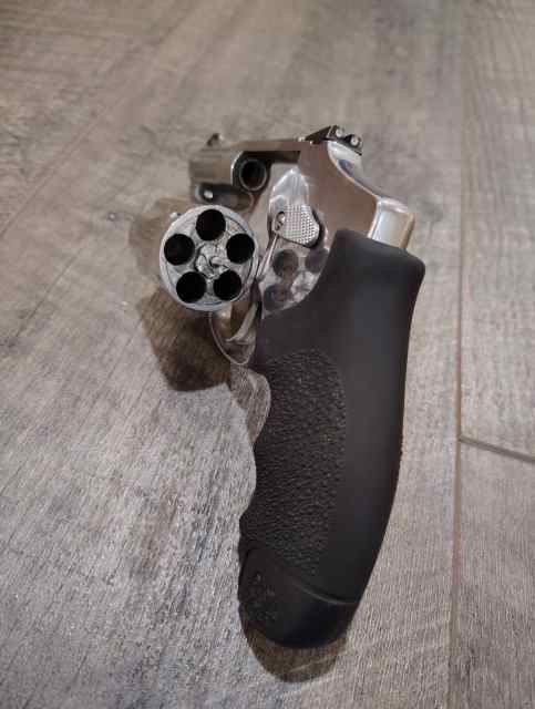 S&W_M640_PRO_D.jpg
