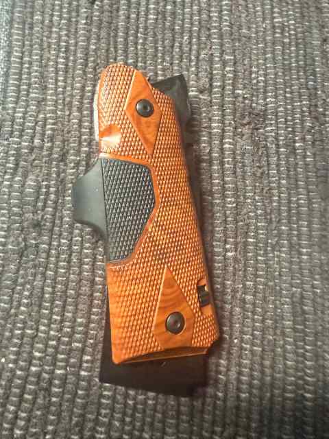 Crimson Trace 1911 Pistol Grips