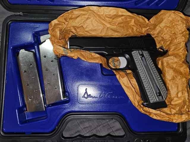 Dan Wesson Valor 1911 45