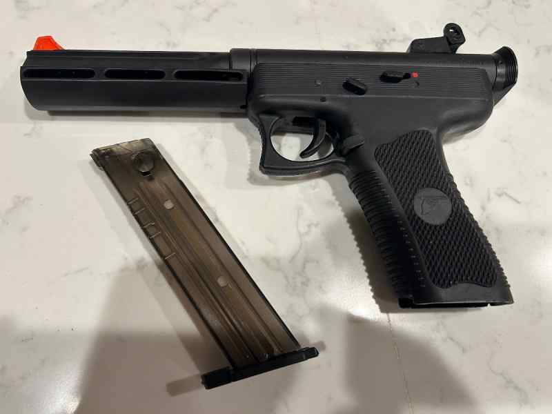 .22LR Winchester 67 rifle and various pistols