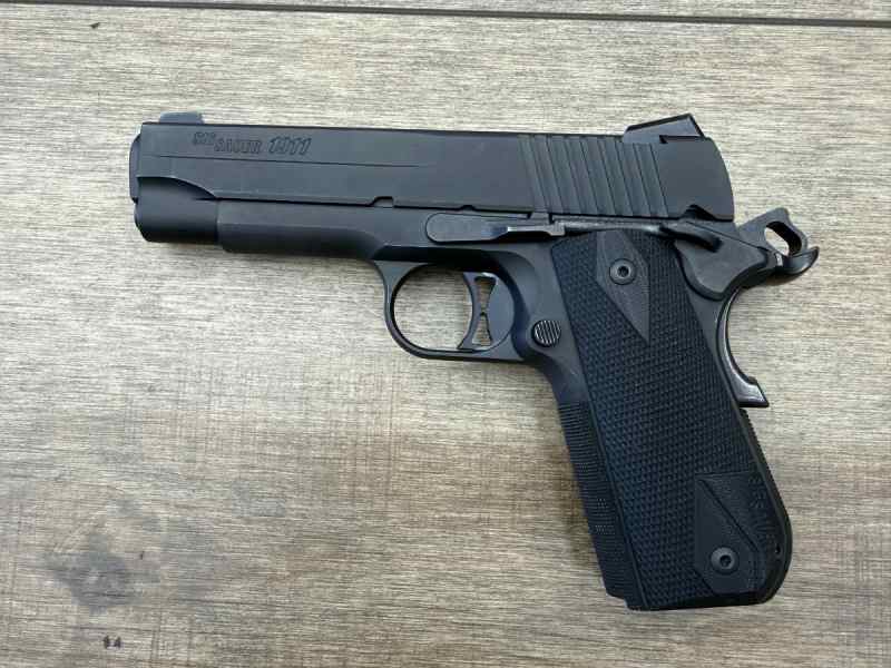 *USED* SIG SAUER 1911 IN .45 ACP