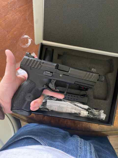 IWI Masada optic ready w/ Threaded Barrel NO TRADE