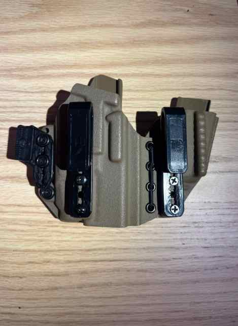 Tier 1 Concealed GLOCK 19+TLR7A Axis Elite Holster