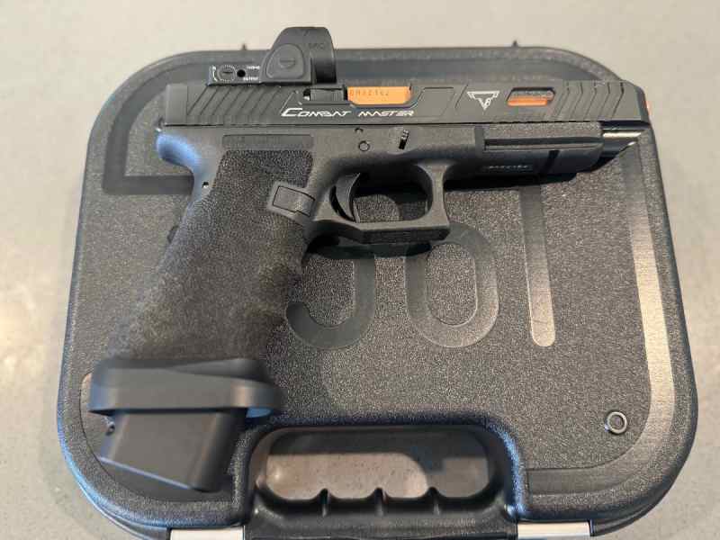 John Wick Combat Master Taran Tactical Glock 34