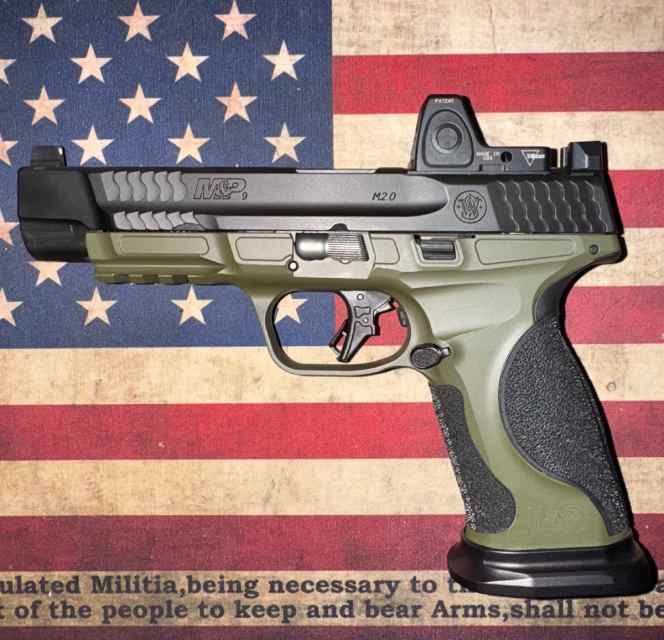 Smith and Wesson M&amp;P 2.0 with Trijicon 