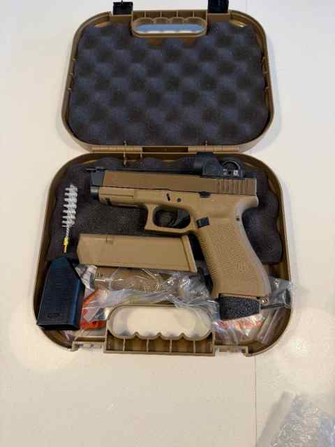 Glock 19x with extras