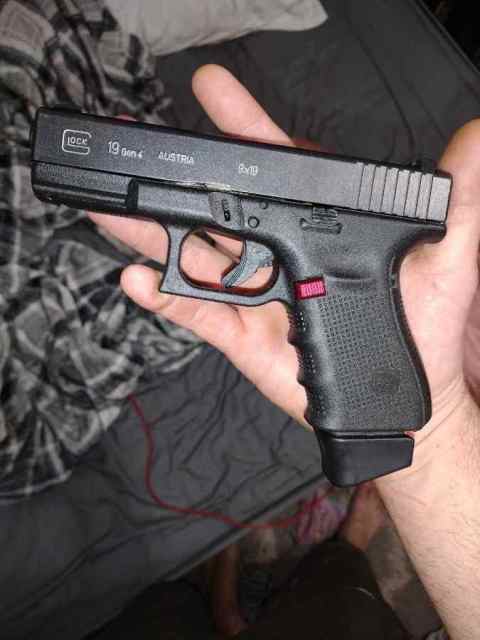 Glock 19 