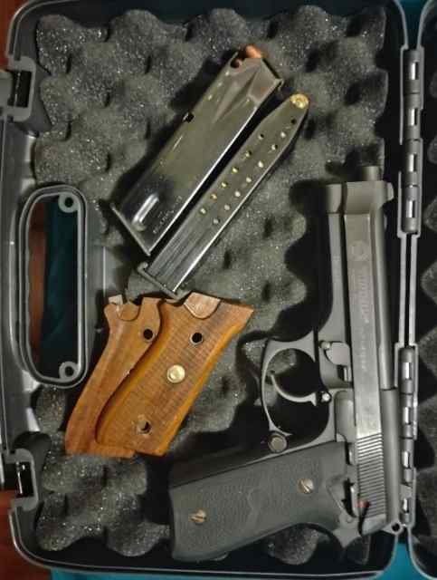 Beretta clone/Taurus 