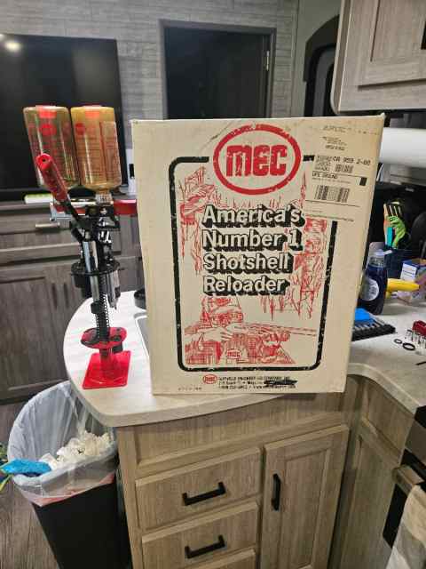 Mec 12 gauge shotgun shell reloader