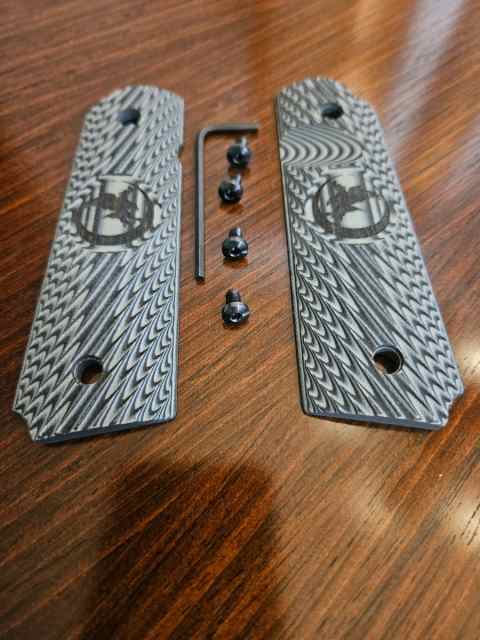 Nighthawk Custom 1911 Grip Panels