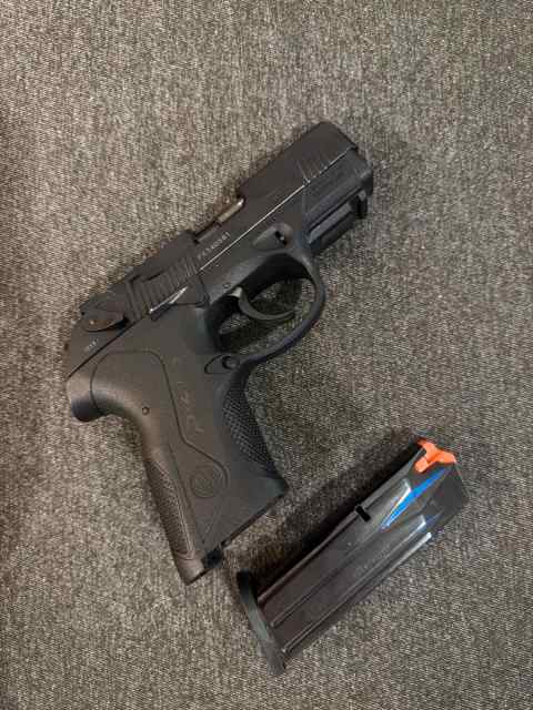 Beretta PX4 Storm Subcompact 9mm – Excellent