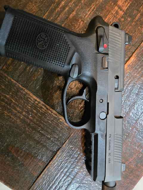 Glock 17 Gen 2 9mm Pistol 17+1 2-Mags