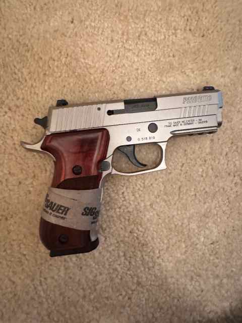 Sig Sauer p220 .45 compact elite Stainless steel