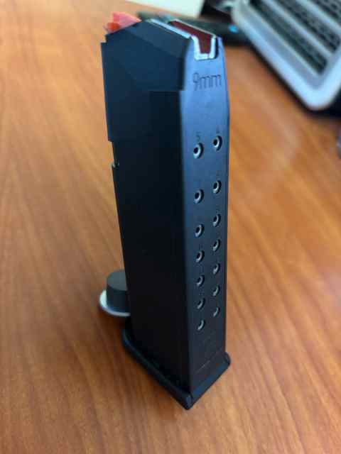 Glock 17 round 9mm magazine OEM