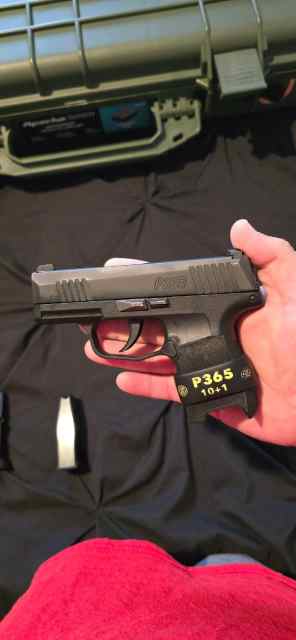 SIG SAUER P365 